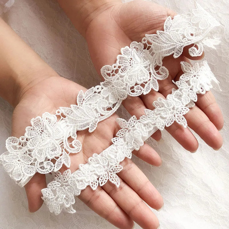 SLBRIDAL Sexy Lace Flower Crystal Rhinestones Pearls Bridal Garter Belts Wedding Thigh Leg Garter Ring For Women/Female/Bride
