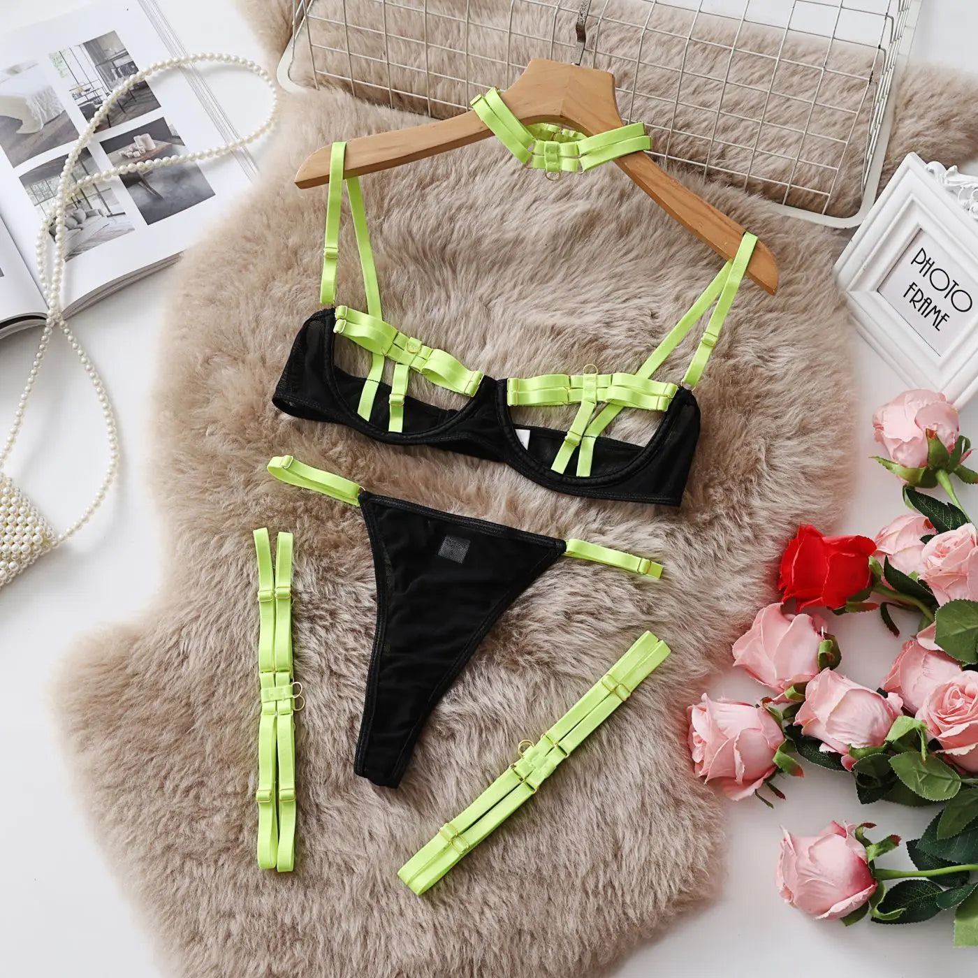 Sexy Hollow Splicing Strap Heavy Crafted Underwear 4-piece Women Rompers Clothing Bodysuits Crop Tops Lace Jumpsuit UE5L